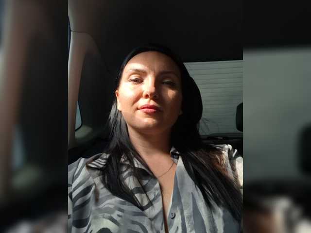 DIVORA live cam on BongaCams