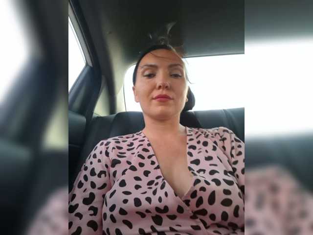 DIVORA live cam on BongaCams