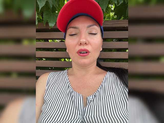 DIVo_0RA live webcam show