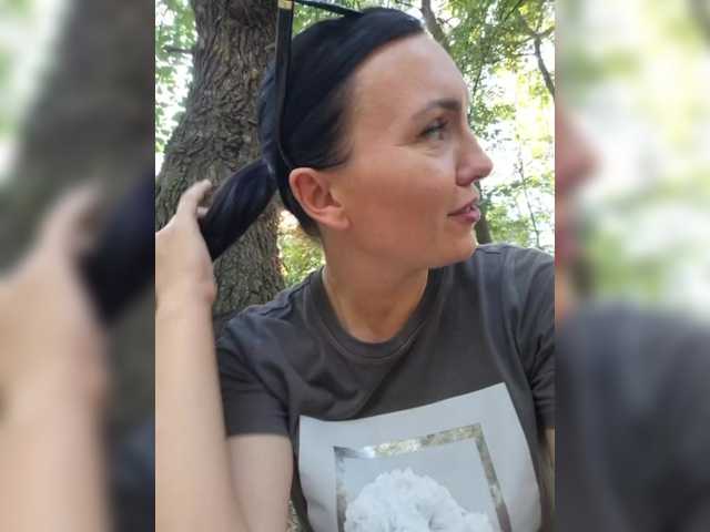 DIVORA live cam on BongaCams