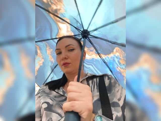 DIVORA live cam on BongaCams