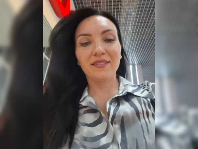 DIVORA live cam on BongaCams