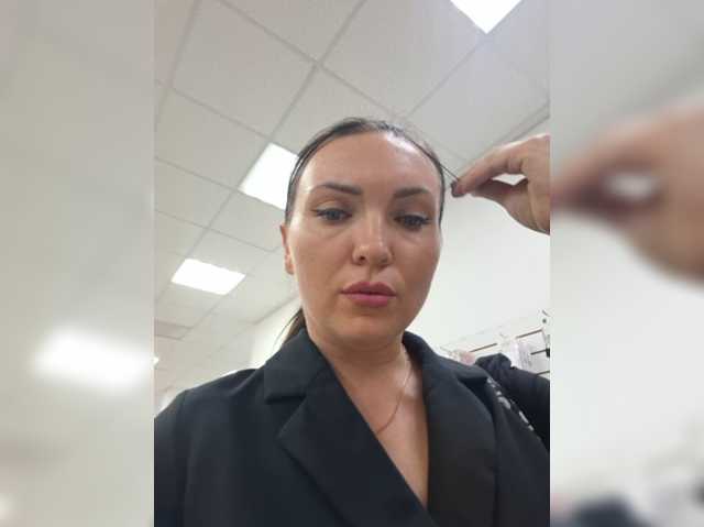 DIVORA, en directo ahora en BongaCams