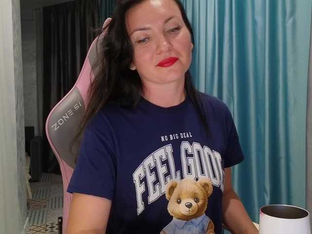 DIVORA live cam on BongaCams