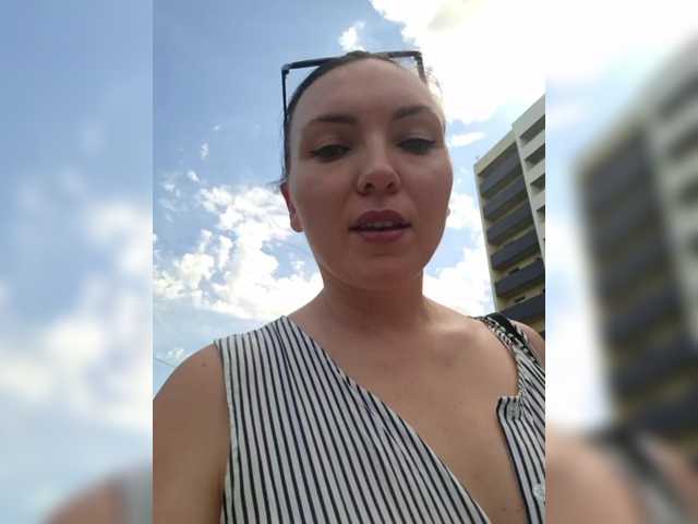 DIVORA live cam on BongaCams
