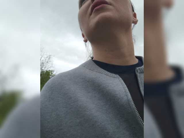 DIVo_0RA live cam on BongaCams