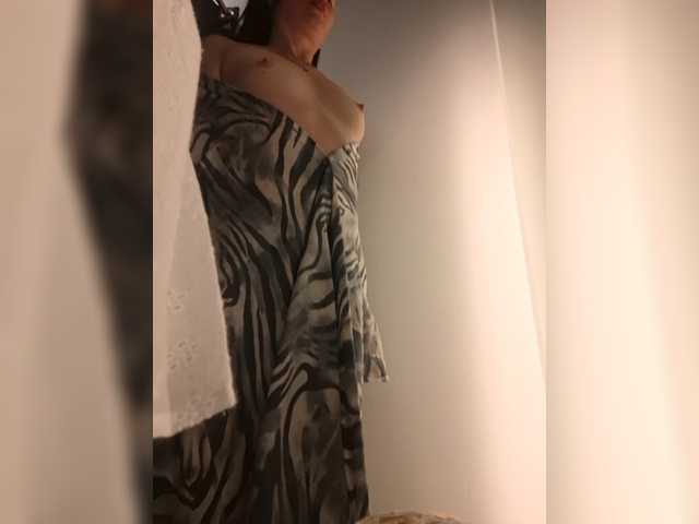 DIVORA live cam on BongaCams