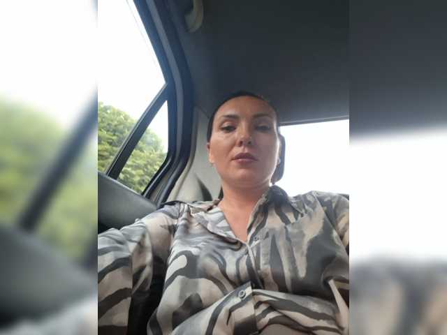 DIVORA live cam on BongaCams