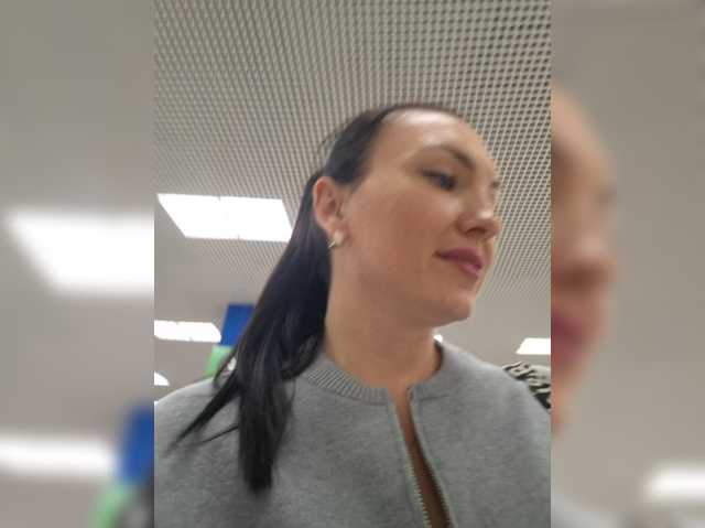 DIVORA live cam on BongaCams