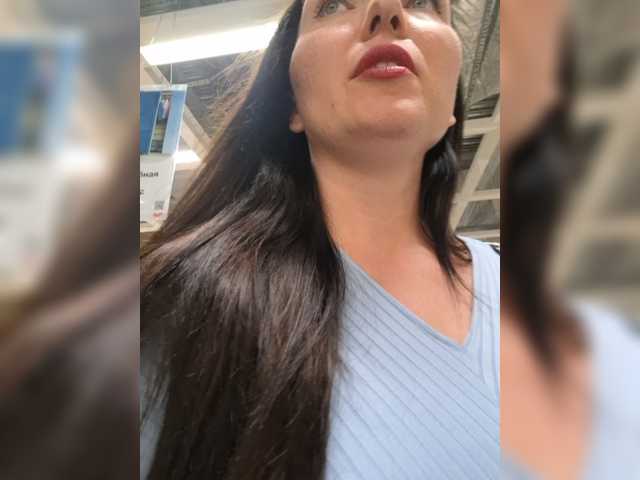 DIVORA live cam on BongaCams