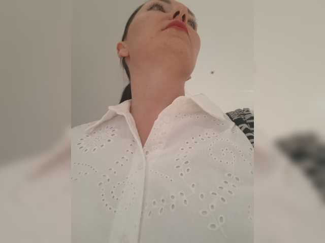 DIVORA live cam on BongaCams