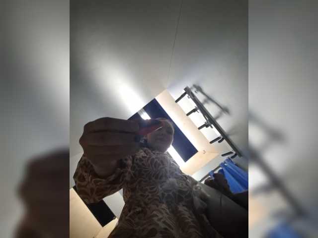 DIVORA, en vivo ahora en BongaCams