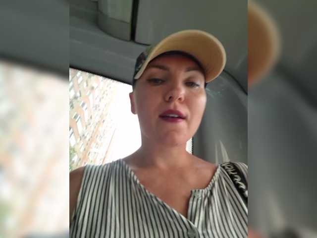 DIVORA live cam on BongaCams