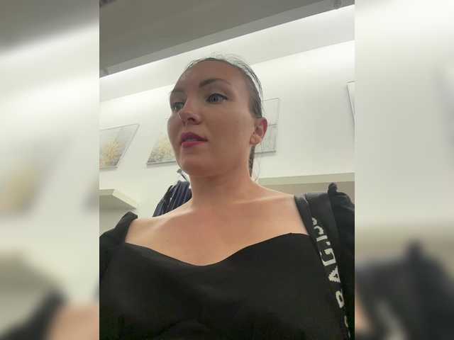 DIVo_0RA live webcam show