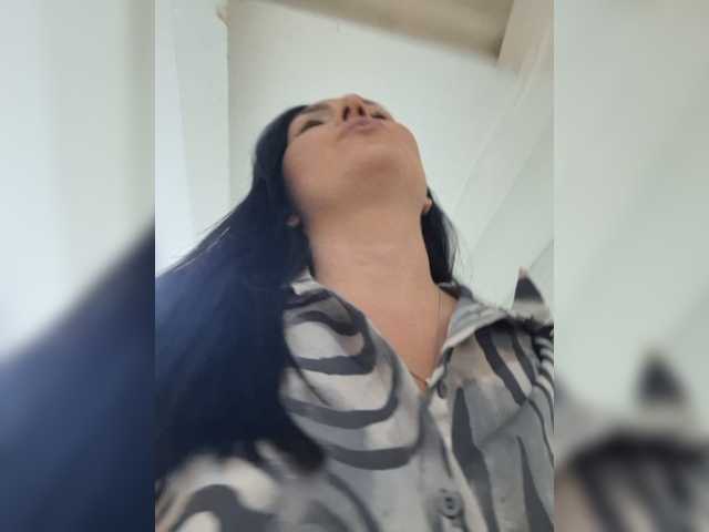 DIVo_0RA live cam preview