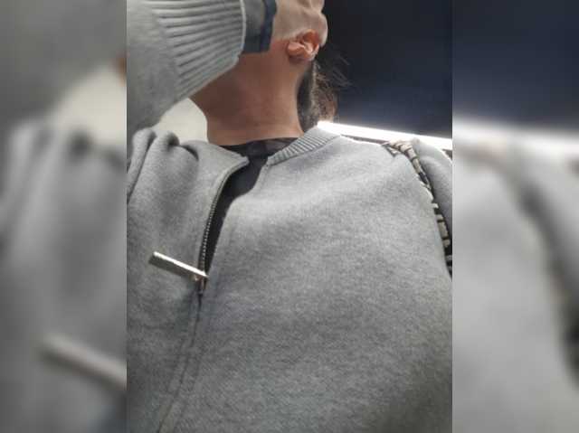 DIVo_0RA live cam on BongaCams