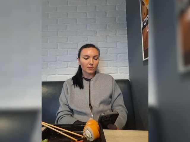 DIVo_0RA live cam on BongaCams
