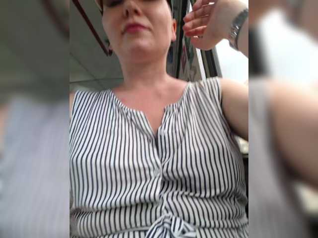 DIVORA live cam on BongaCams