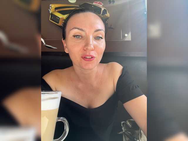 DIVo_0RA live webcam show
