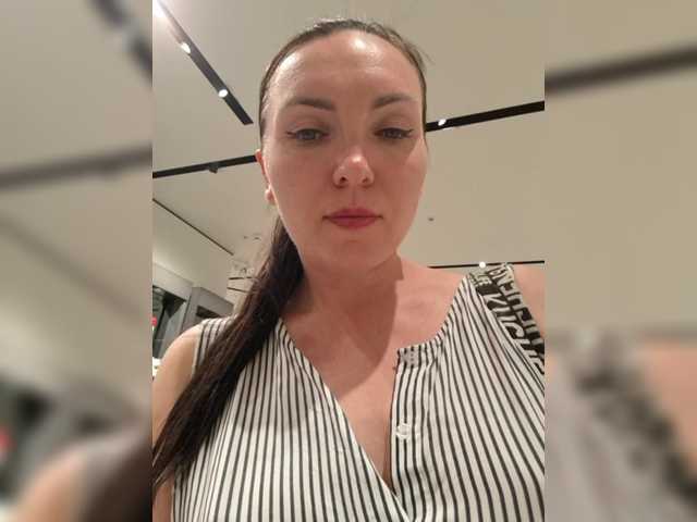 DIVORA live cam on BongaCams