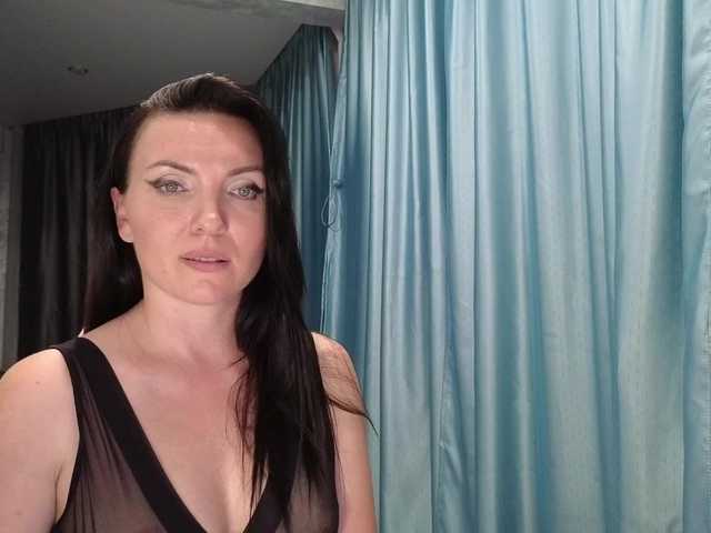 DIVORA live cam on BongaCams