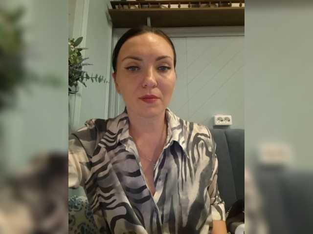 DIVORA live cam on BongaCams