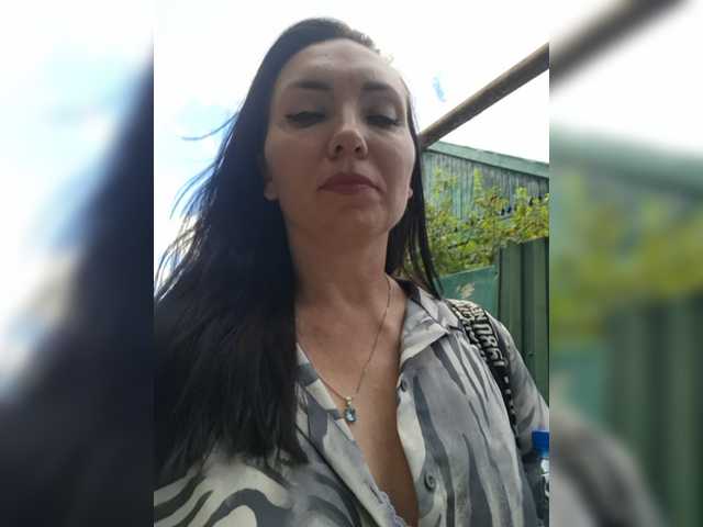 DIVORA live cam on BongaCams