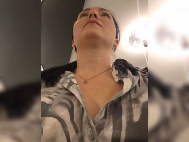 DIVORA live cam on BongaCams