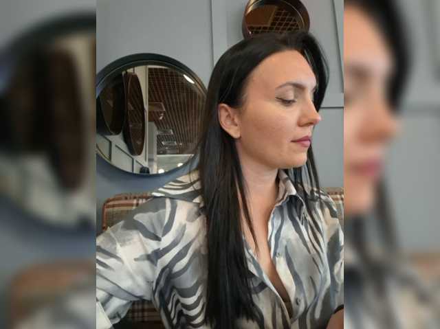 DIVORA live cam on BongaCams