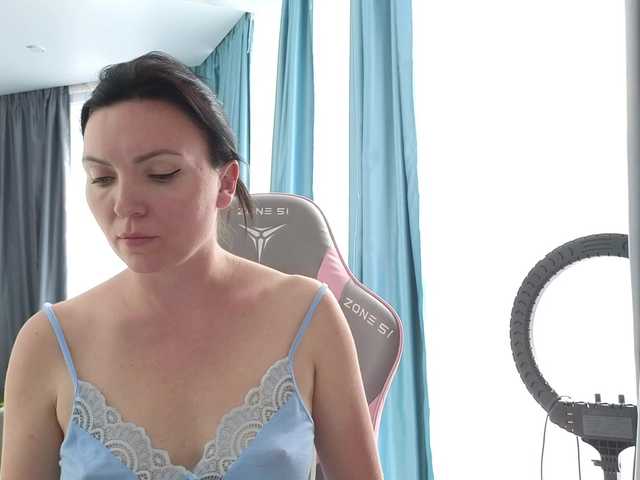 DIVORA live cam on BongaCams