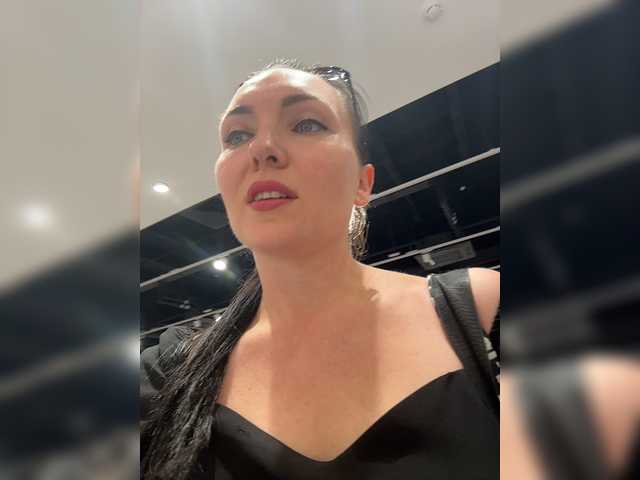 DIVORA live cam on BongaCams