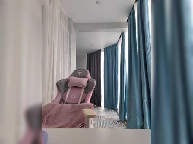 DIVORA live cam on BongaCams