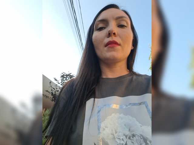 DIVo_0RA live webcam show