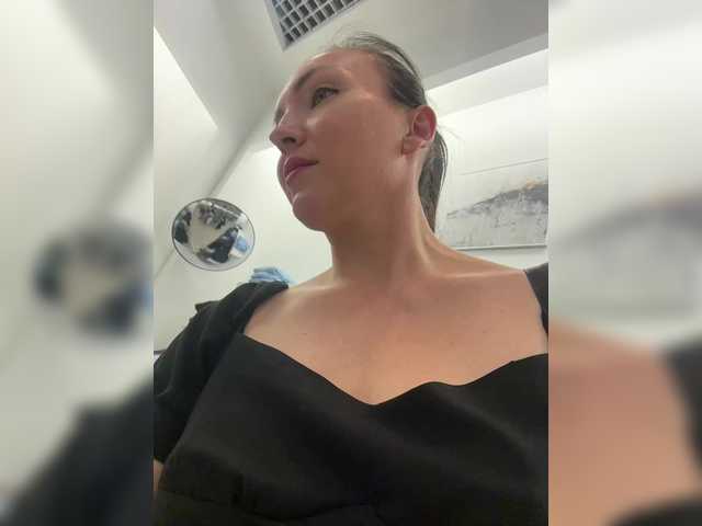 DIVo_0RA live webcam show