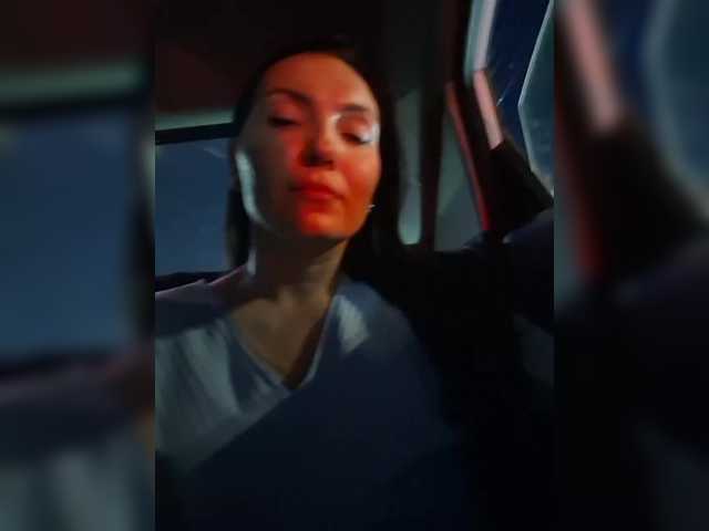 DIVORA live cam on BongaCams