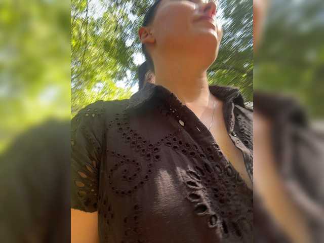 DIVORA live cam on BongaCams