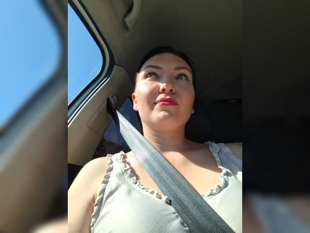 DIVORA live cam on BongaCams