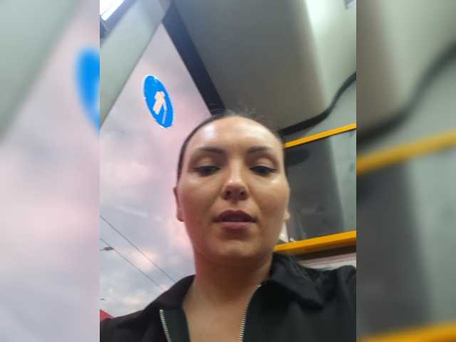 DIVORA live cam on BongaCams