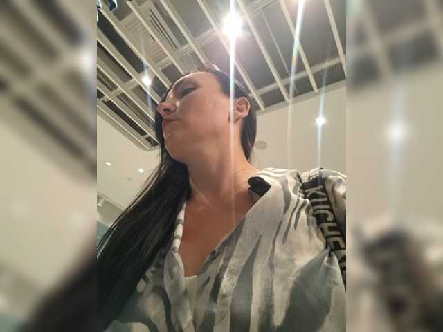 DIVORA live webcam show