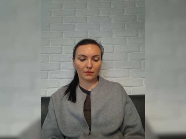 DIVo_0RA live cam on BongaCams