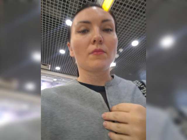 DIVo_0RA live cam on BongaCams