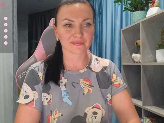 DIVORA live cam on BongaCams