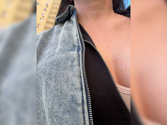 DIVORA's BongaCams profile