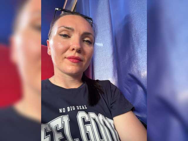 DIVORA live cam on BongaCams