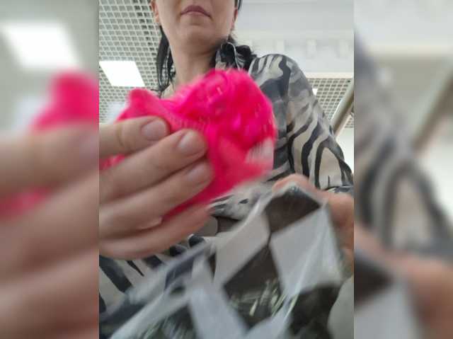 DIVORA live cam on BongaCams