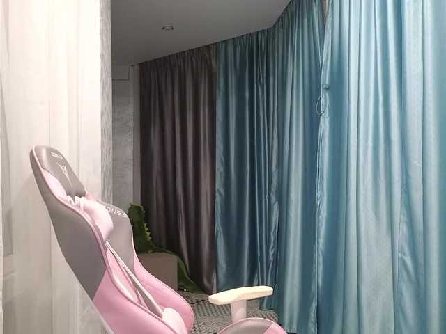 DIVORA live cam on BongaCams