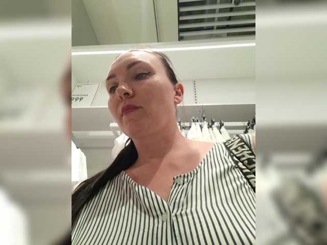 DIVORA live cam on BongaCams