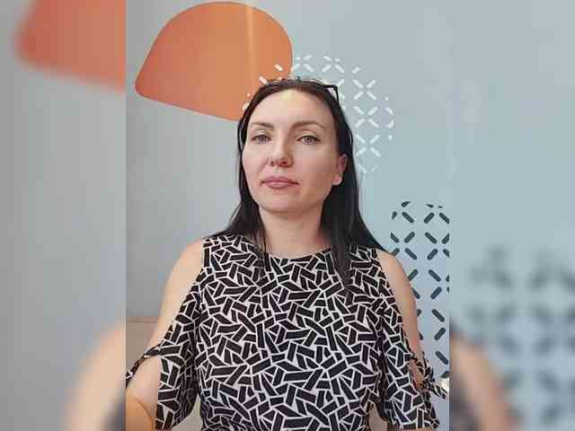 DIVORA Sex Cam Show