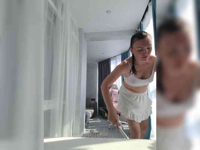 DIVORA Sex Cam Show