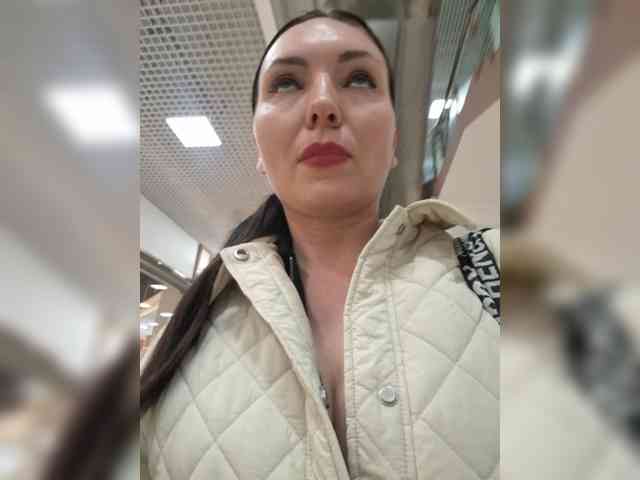 Mrs_Di webcam